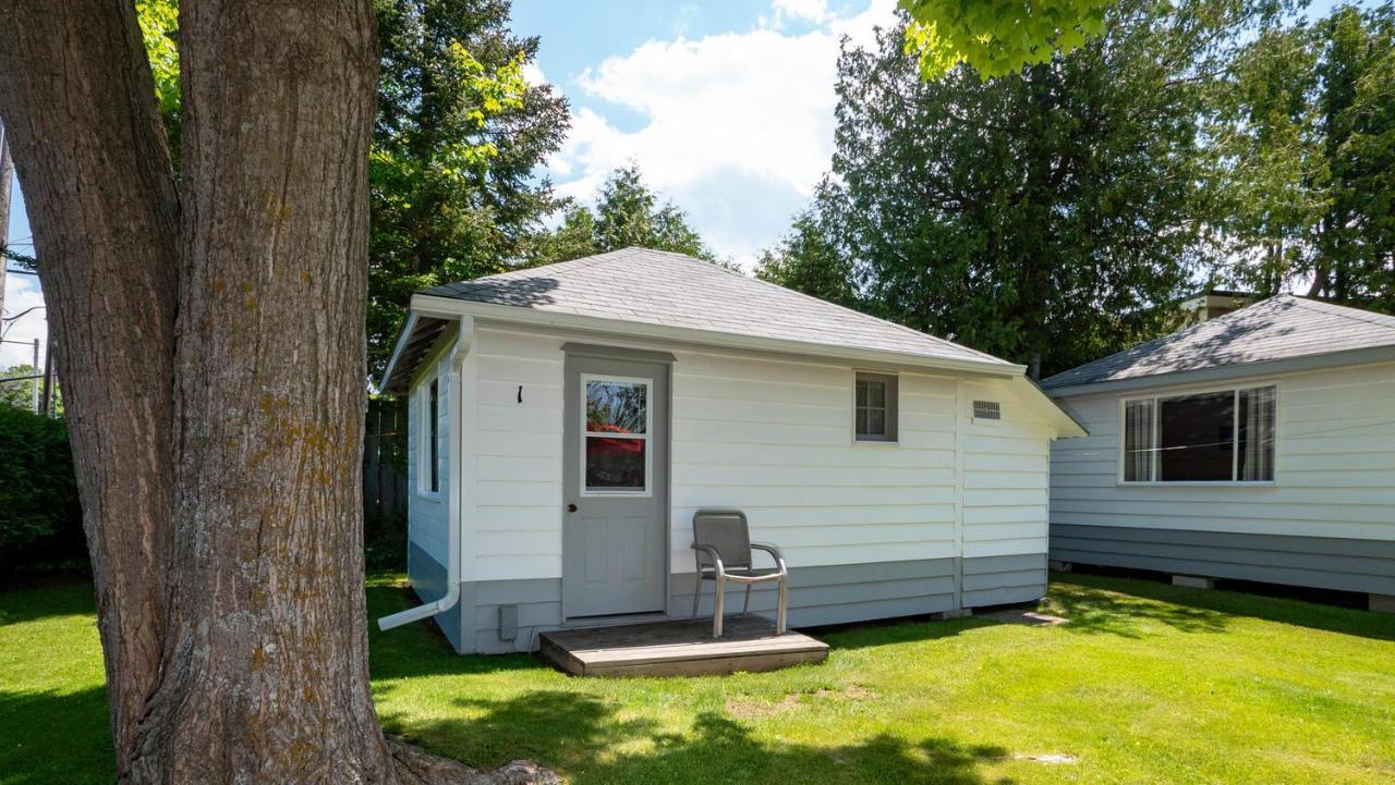 Bel Air Cottages And Motel Sauble Beach Eksteriør bilde