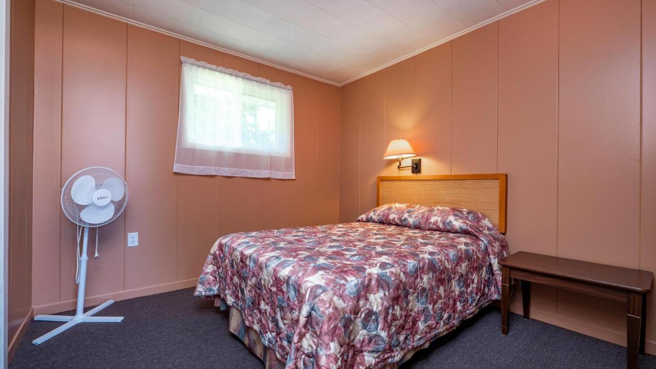 Bel Air Cottages And Motel Sauble Beach Eksteriør bilde
