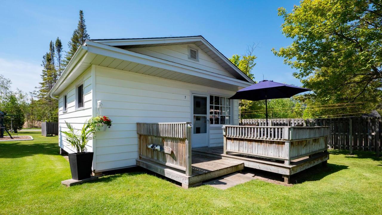 Bel Air Cottages And Motel Sauble Beach Eksteriør bilde