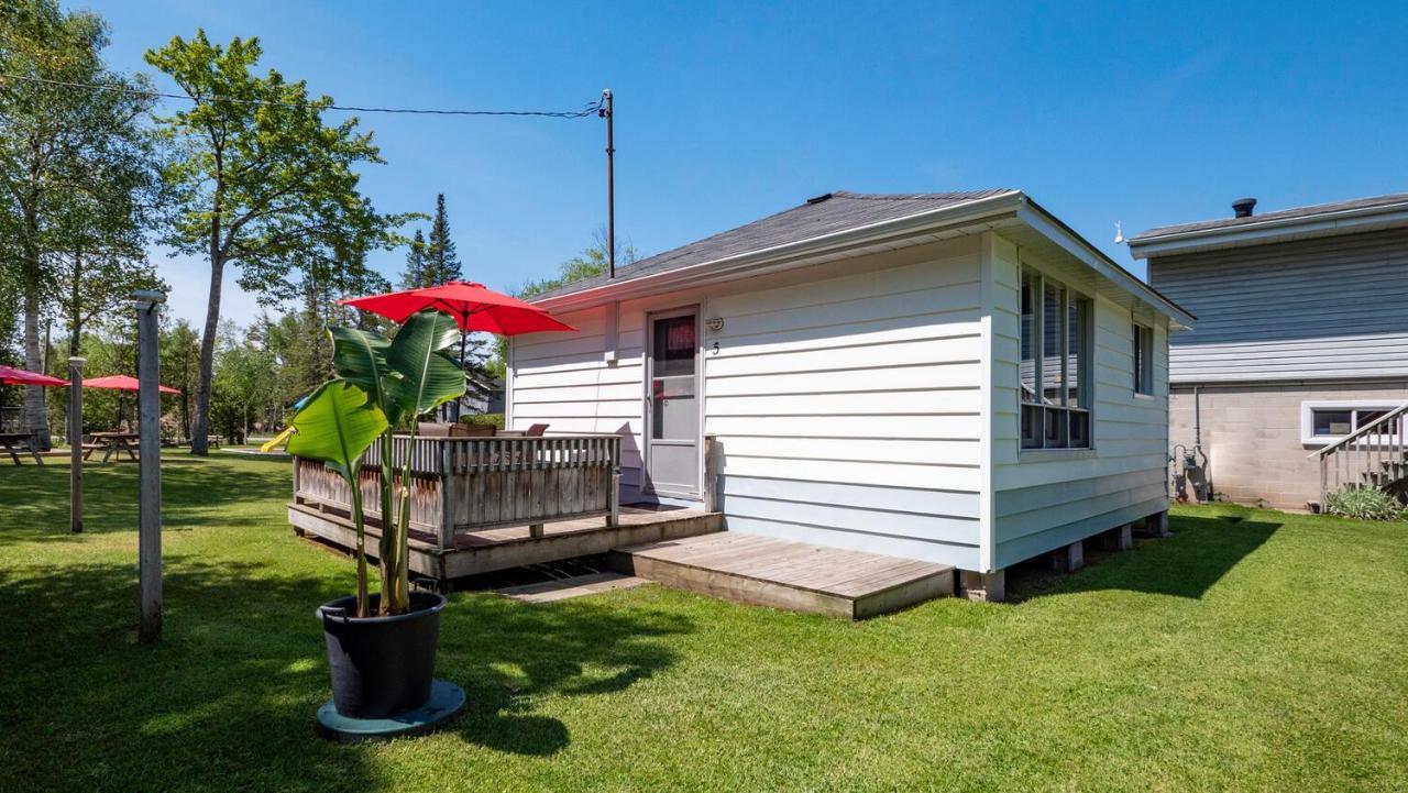 Bel Air Cottages And Motel Sauble Beach Eksteriør bilde
