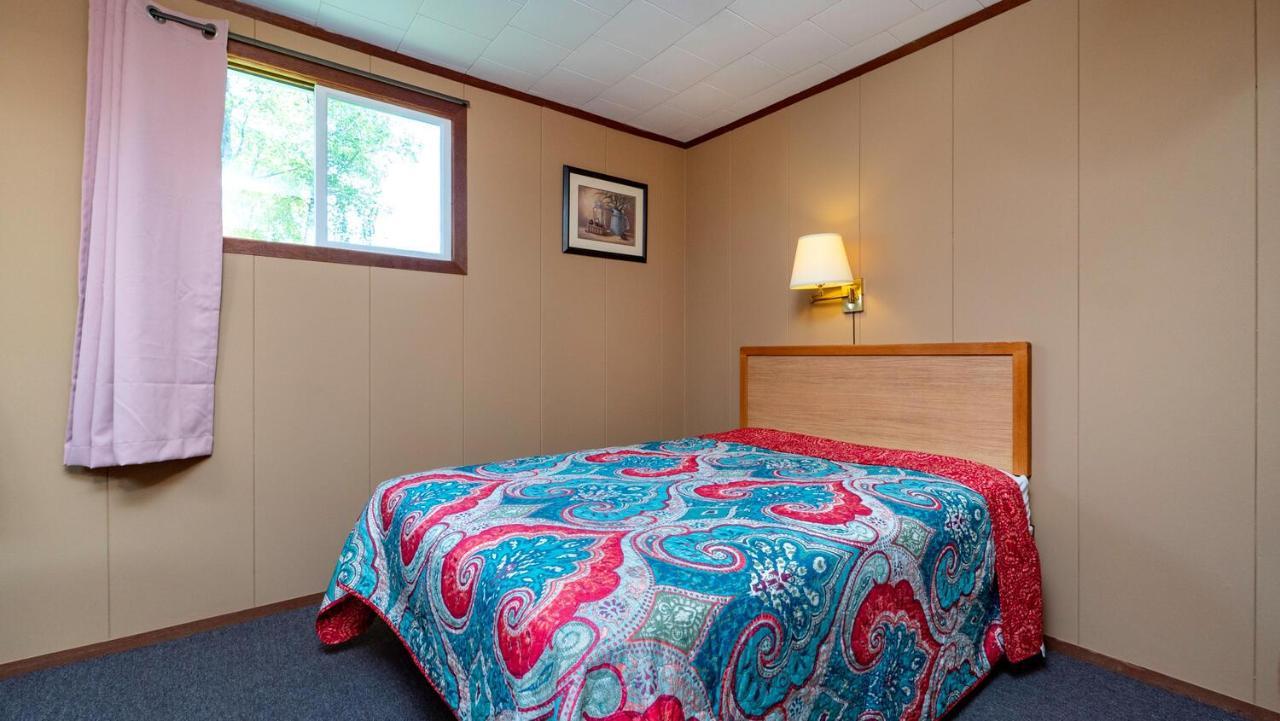 Bel Air Cottages And Motel Sauble Beach Eksteriør bilde