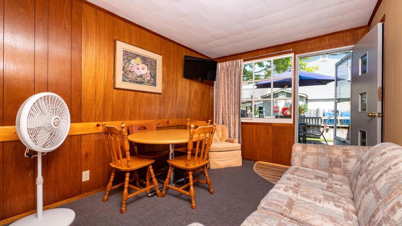 Bel Air Cottages And Motel Sauble Beach Eksteriør bilde